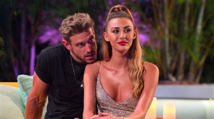 Chloe Veitch Boyfriend: Who Is She Dating?