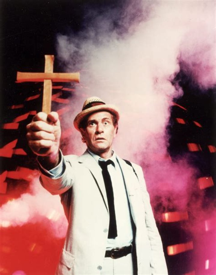 Darren McGavin Height