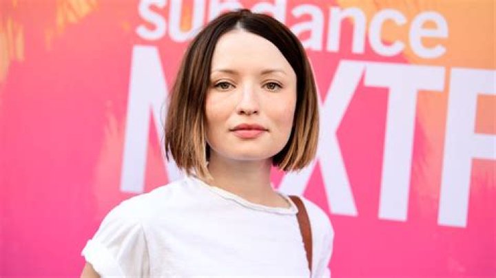 Emily Browning Movies, Bio, Wiki, Age, Height, Husband, Sleeping Beauty, and Net Worth