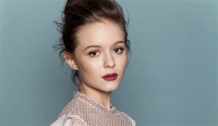 Izabela Vidovic – Biography, Facts & Life Story