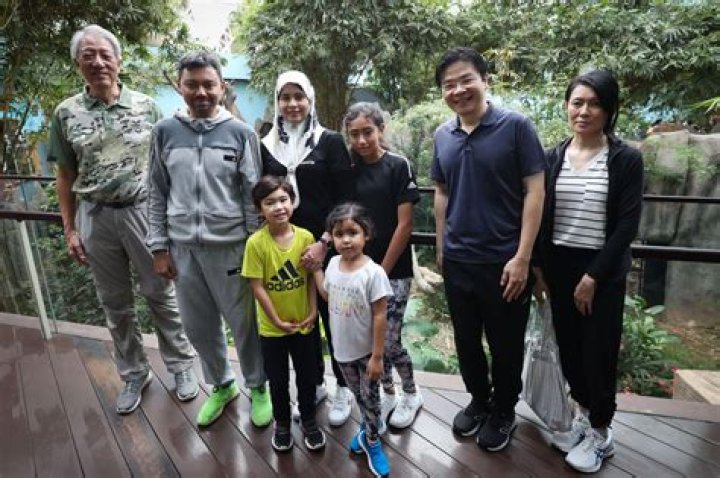 Meet Lawrence Wong New Wife Loo Tze Lui And Children