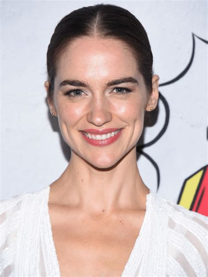 Melanie Scrofano – Biography, Facts & Life Story