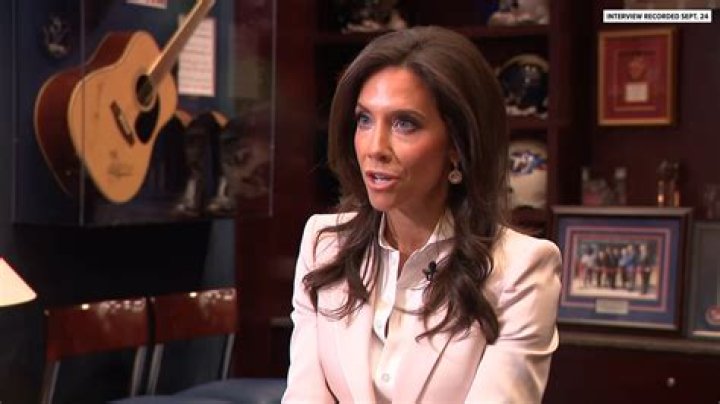 Mia Gradney KHOU, Bio, Wiki, Age, Husband, Salary and Net Worth