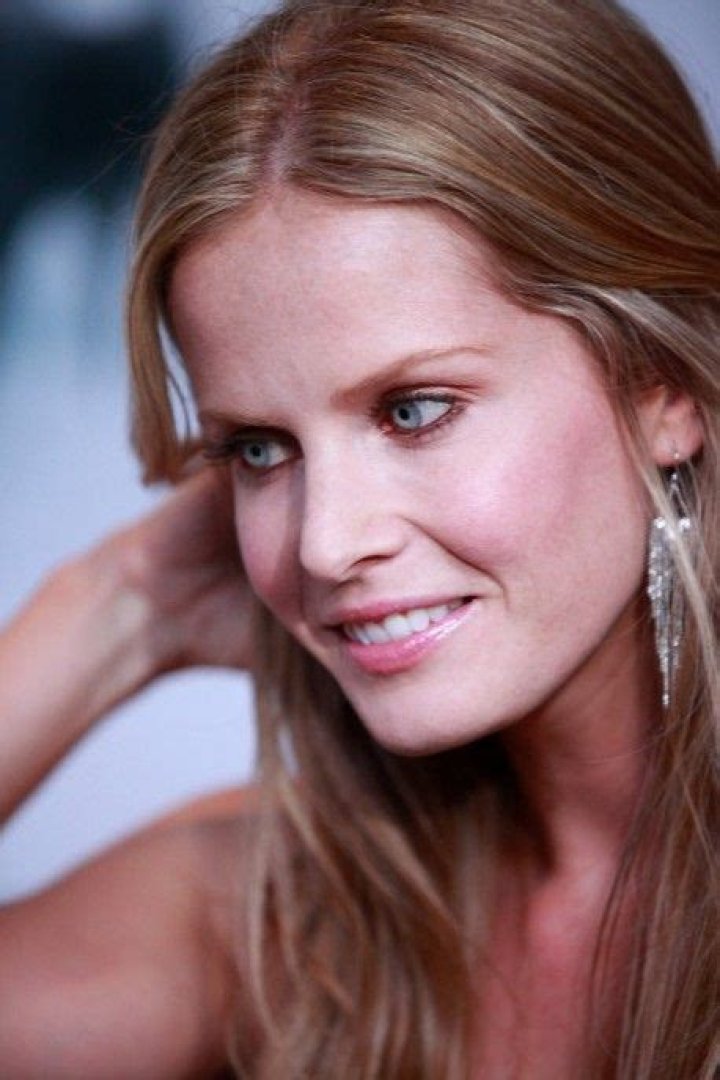 Rebecca Mader Height