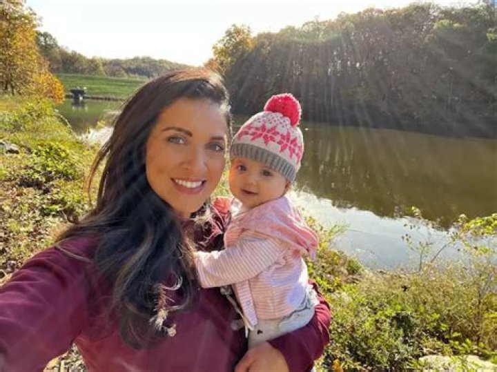 Shirin Rajaee Fox 5, Bio, Wiki, Age, Height, Husband, Brother, Salary, and Net Worth