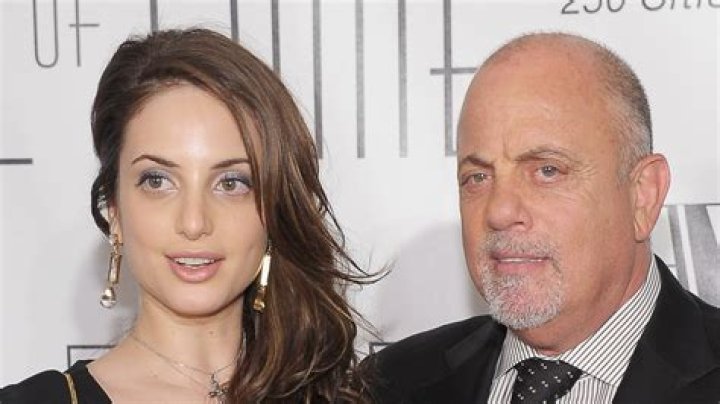 What happened to Alexa Nikolas? Her wiki/bio, net worth, husband, kids, divorce.